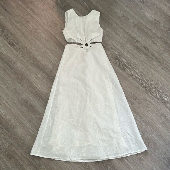White Linen Midi Dress - Picture 3 of 4